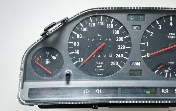 Combiné d’instruments BMW M3 E30