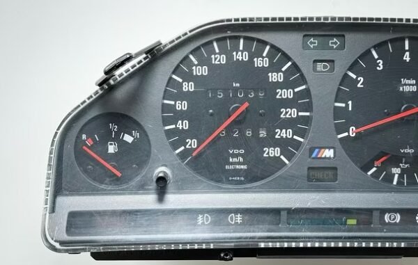 Combiné d’instruments BMW M3 E30