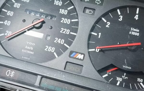 Combiné d’instruments BMW M3 E30